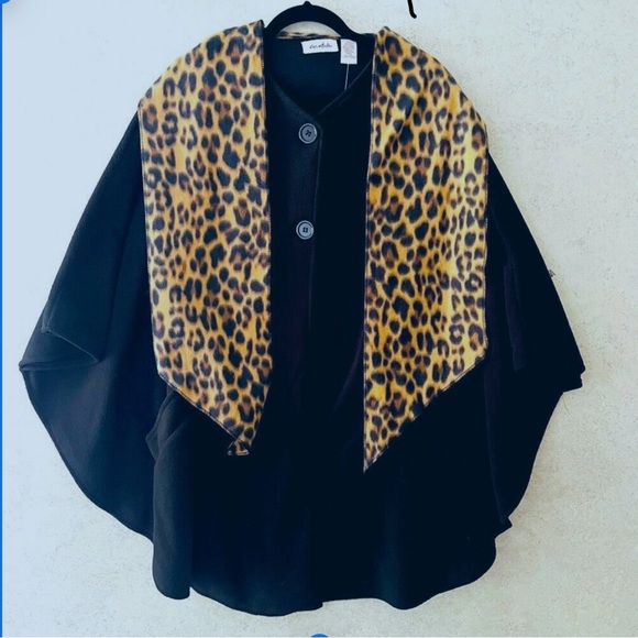 Le Moda VINTAGE Cape Poncho with leopard print scarf attached at neck. One Size - Picture 4 of 9